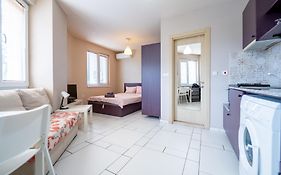 Funky Apartment In Studentski Grad
